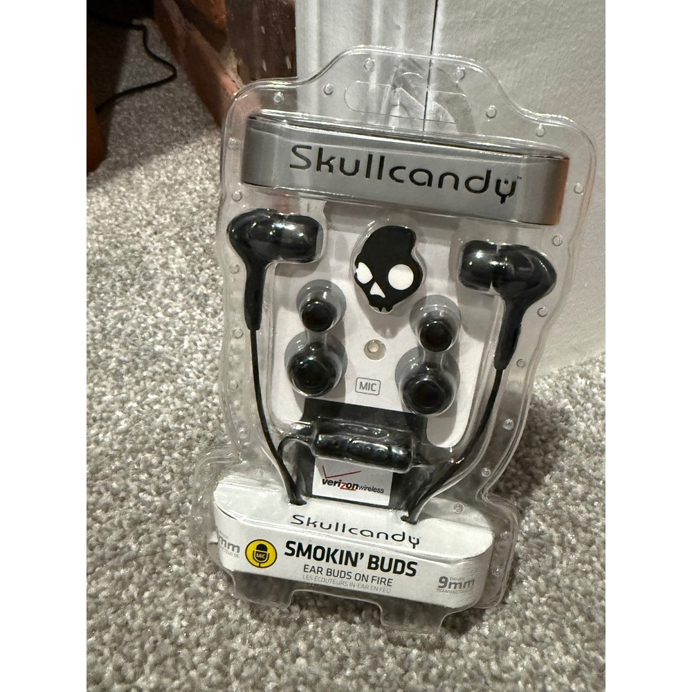 Skullcandy Smokin Buds Wired In-Ear Headphones with Mic Black SKULSMOKBT35 NEW
